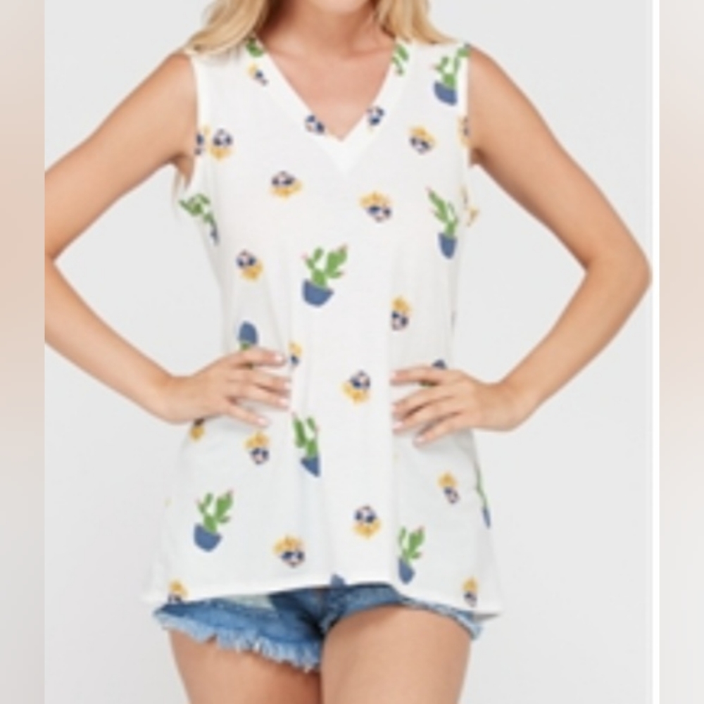 V-neck Cactus Printed Top -Ivory